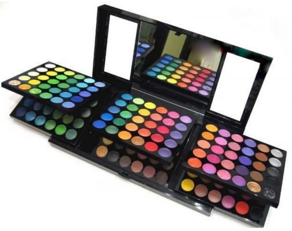 Paleta de sombras com 180 cores